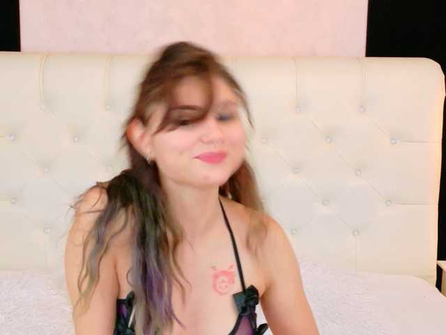 Pinky-Pie live cam on BongaCams
