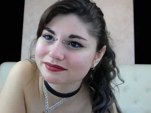 Pinky-Pie live cam on BongaCams