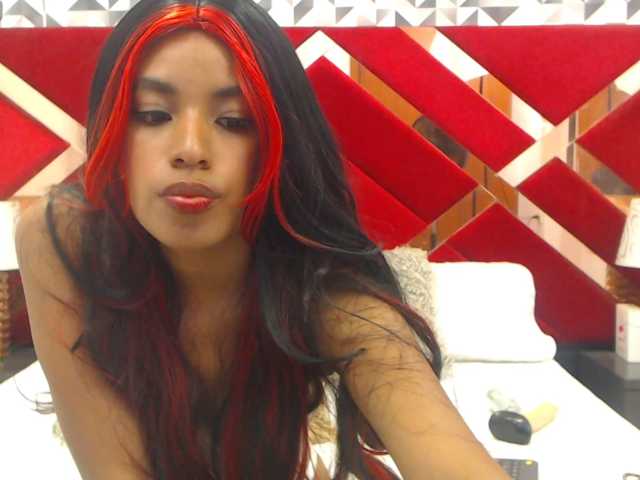 AnnHilton live cam on BongaCams