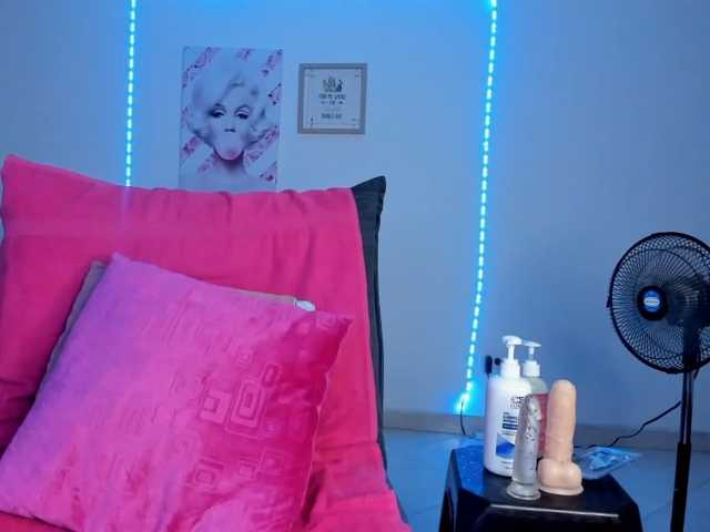 luna-dollie live cam on BongaCams