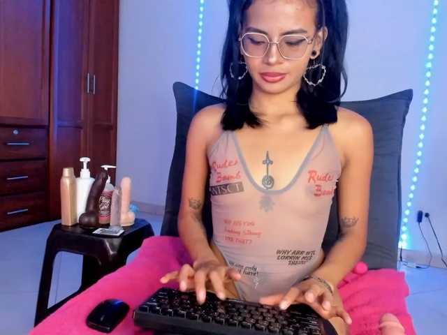 luna-dollie live cam on BongaCams