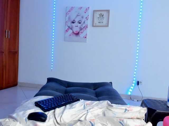 luna-dollie live cam preview