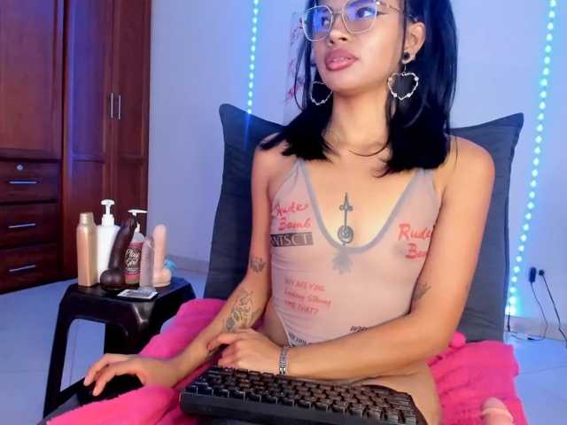 luna-dollie live cam on BongaCams