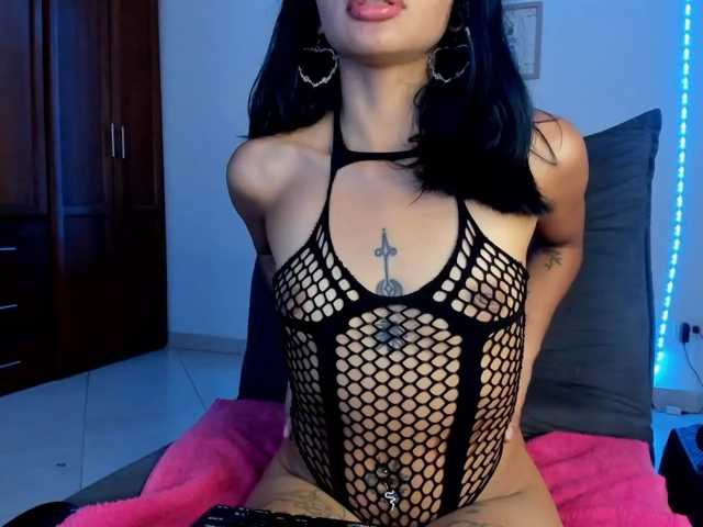 luna-dollie live cam on BongaCams