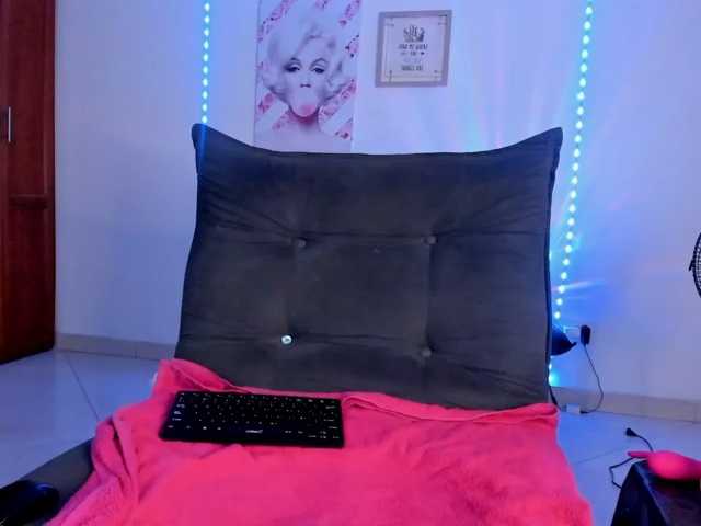 luna-dollie live cam on BongaCams