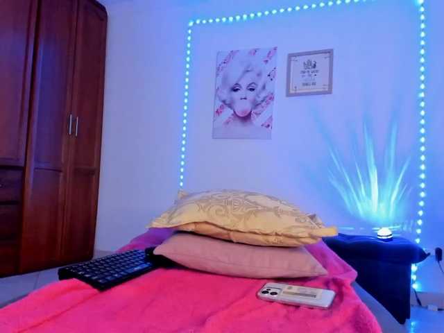 luna-dollie live cam on BongaCams