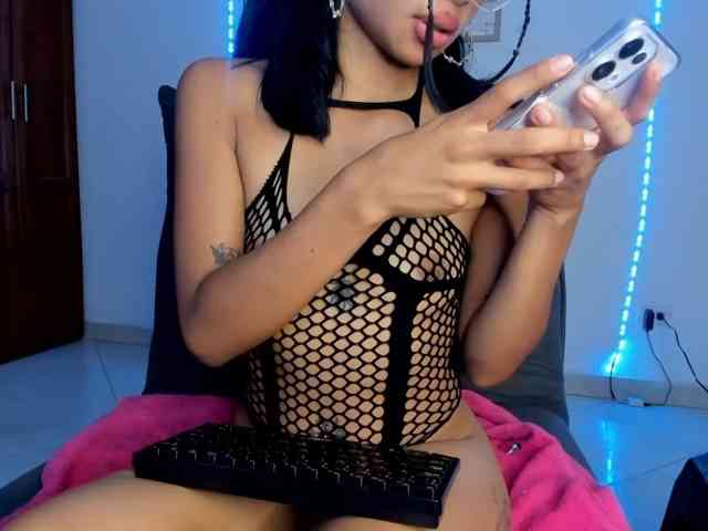 Model: luna-dollie