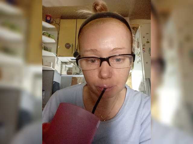 mEow-WoW, en directo ahora en BongaCams