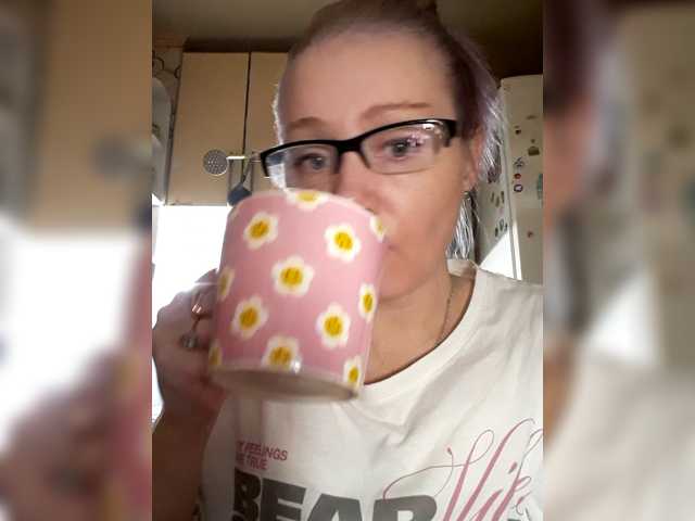 mEow-WoW live cam on BongaCams