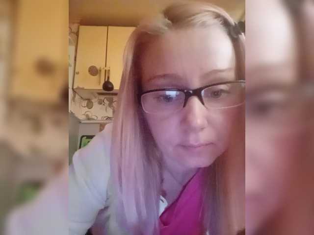 mEow-WoW live cam on BongaCams