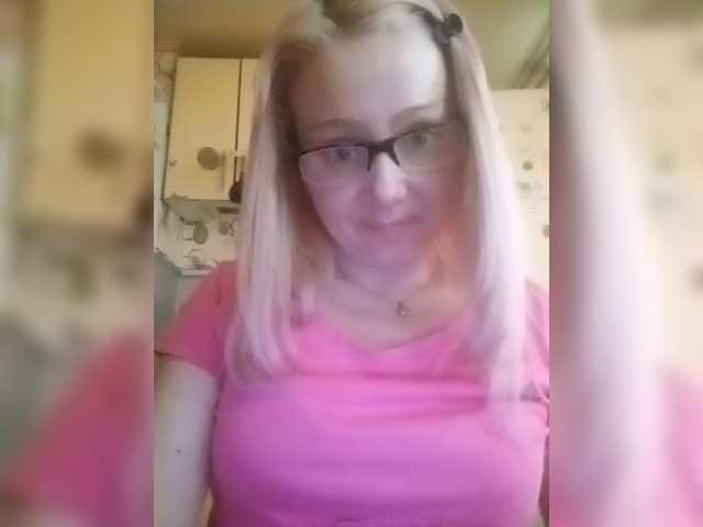 mEow-WoW live cam on BongaCams