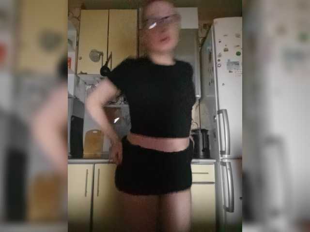 mEow-WoW live cam on BongaCams