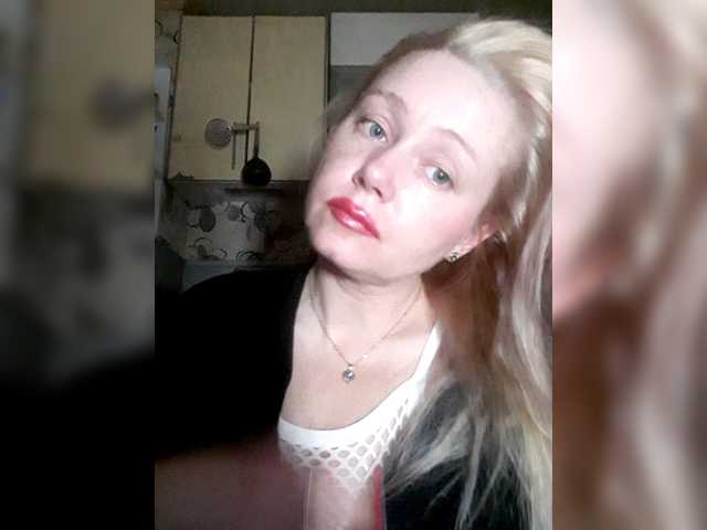 mEow-WoW live cam on BongaCams