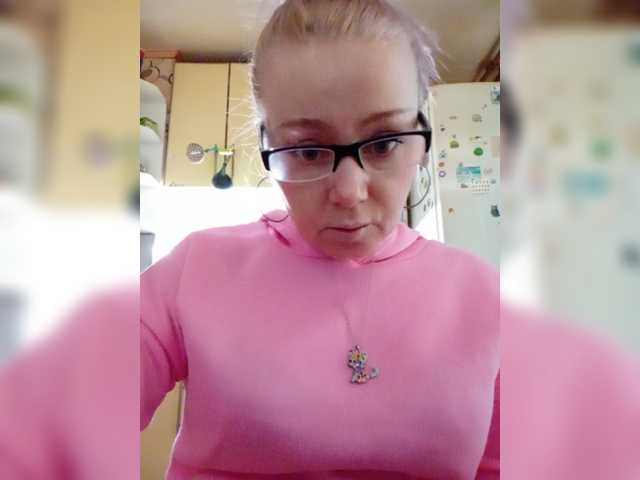 mEow-WoW live cam on BongaCams