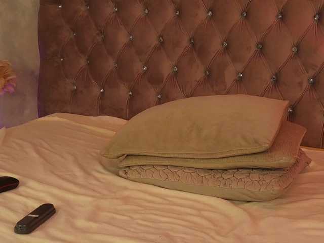 DaissyVee, live now on BongaCams