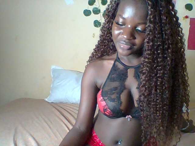 Safyi live cam on BongaCams