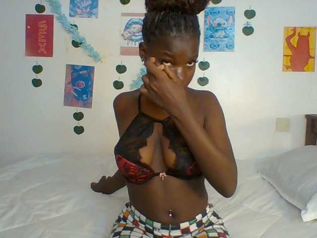 Safyi live cam on BongaCams