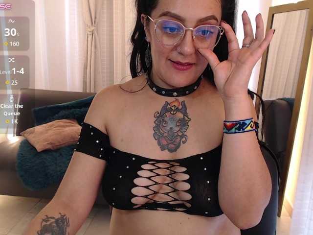 Astartee-lort live cam on BongaCams