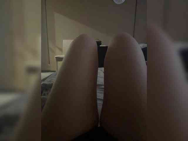 Alisac live female cam on bongacams