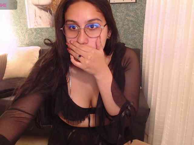 MilaaLuxe webcam