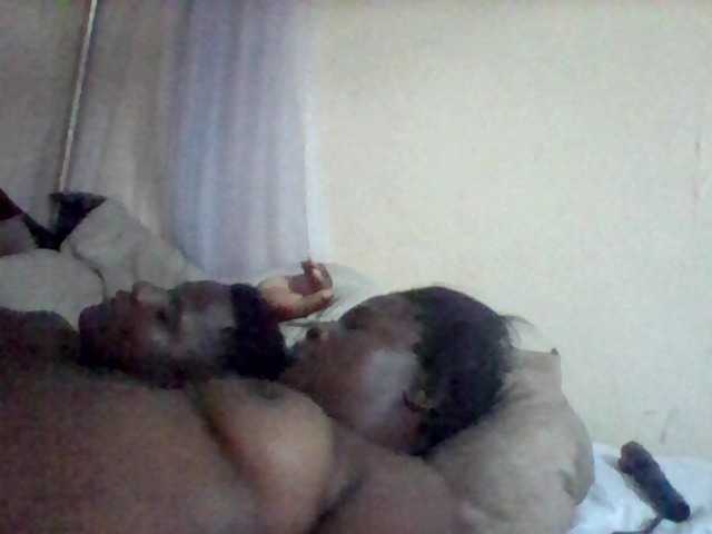 lizbrihotcum live cam preview