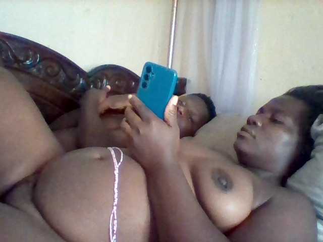 lizbrihotcum live cam on BongaCams