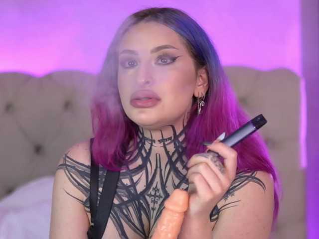 ElviraRae live cam on BongaCams