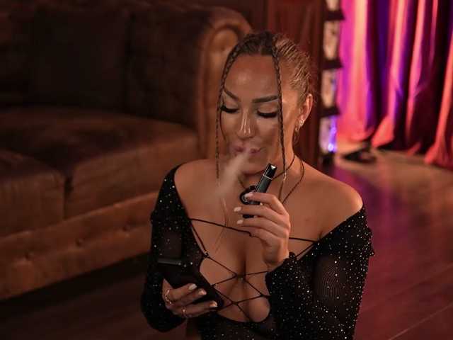 NalaGlow live cam on BongaCams
