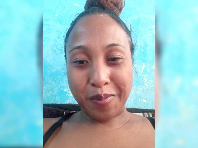 le modèle Lohane-02 est en webcam porno dans un show sur le site bongacams, il possède les tags suivants: Ebony,Brunette,Trimmed