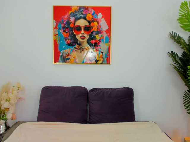 NicolleLexxy webcam bongacams model stream image