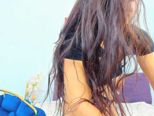 NicolleLexxy