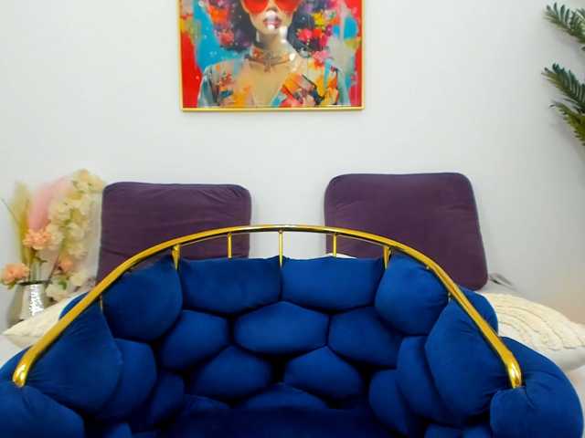 NicolleLexxy live cam on BongaCams