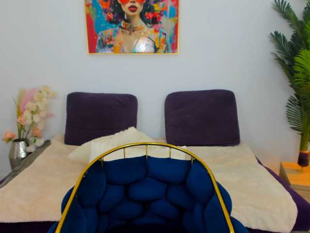 NicolleLexxy live cam on BongaCams