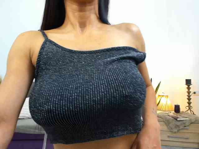NicolleLexxy