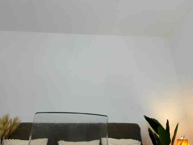 NicolleLexxy