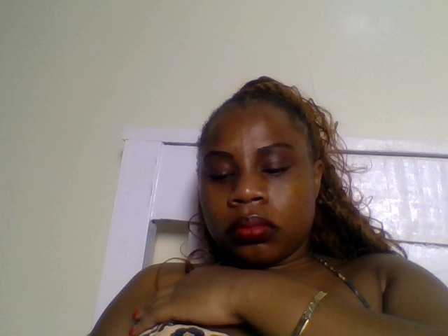 Ebonitah live cam on BongaCams