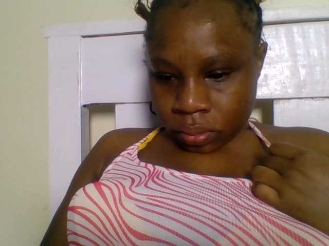 Ebonitah live cam on BongaCams