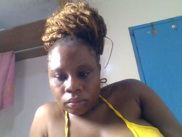 Ebonitah live cam on BongaCams