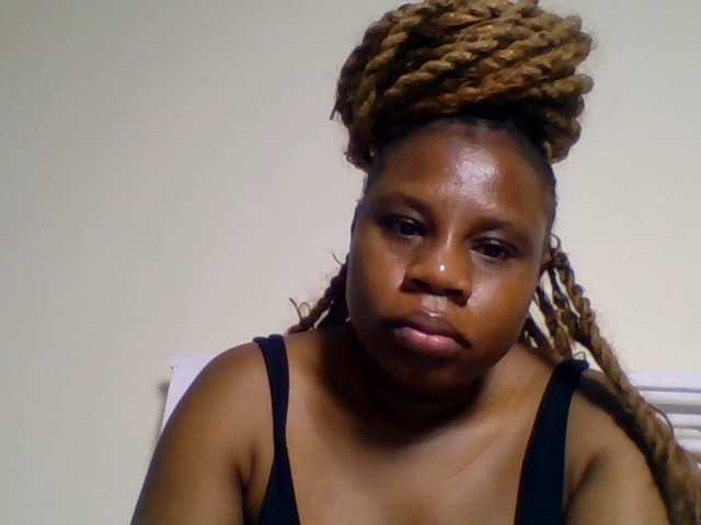 Ebonitah live cam on BongaCams