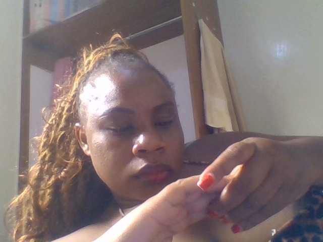 Ebonitah live cam on BongaCams