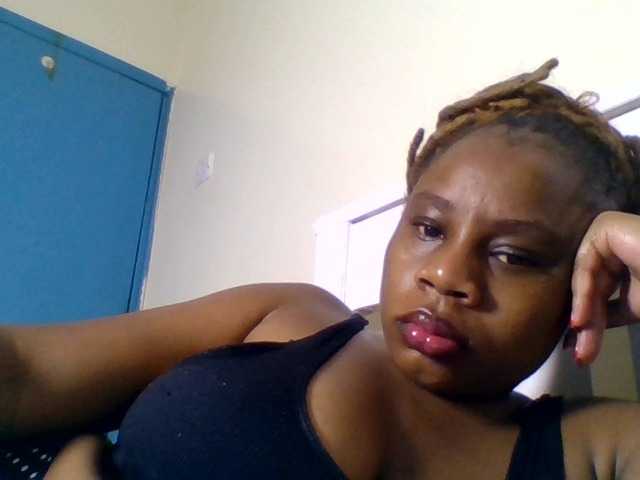 Ebonitah live cam on BongaCams