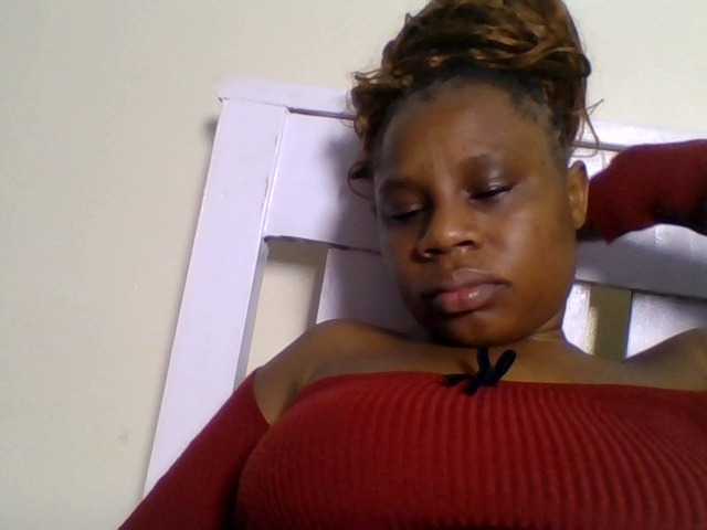 Ebonitah live cam on BongaCams