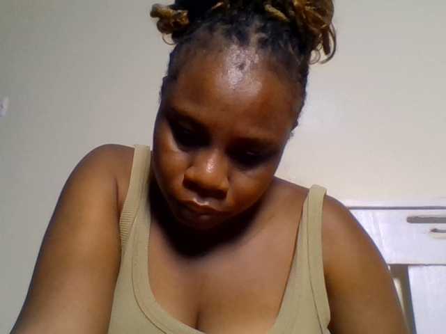 Ebonitah live cam on BongaCams