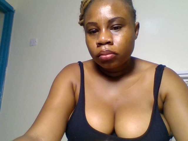 Ebonitah live cam on BongaCams