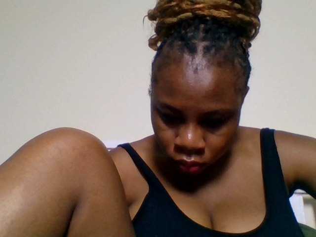 Ebonitah live cam on BongaCams