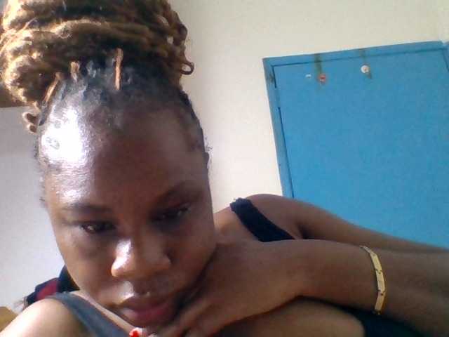Ebonitah live cam on BongaCams