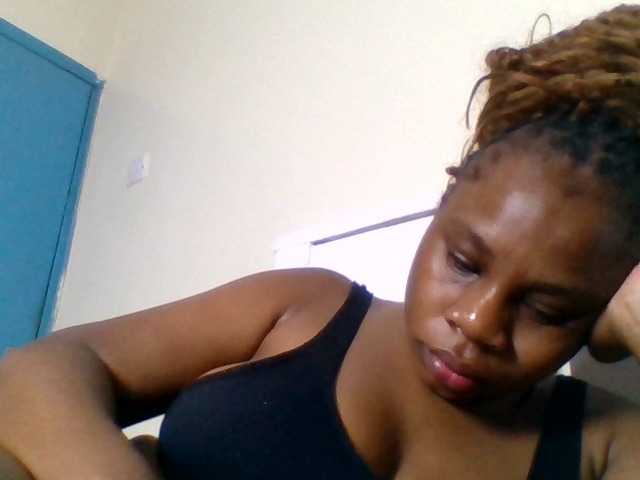Ebonitah live cam on BongaCams