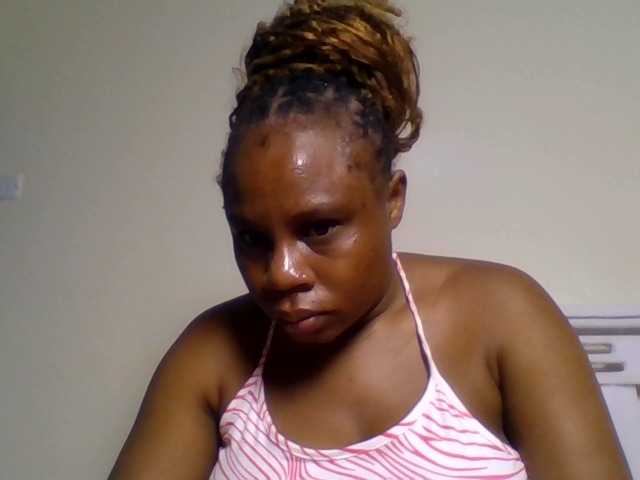 Ebonitah live cam on BongaCams