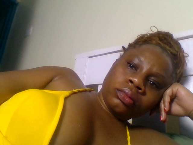 Ebonitah live cam on BongaCams