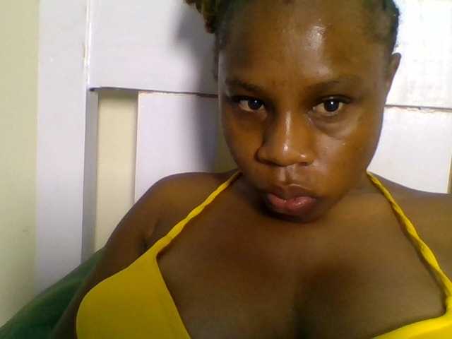 Ebonitah live cam on BongaCams